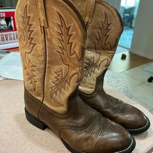Ariat Woman’s Cowboy Boots Size 7.5